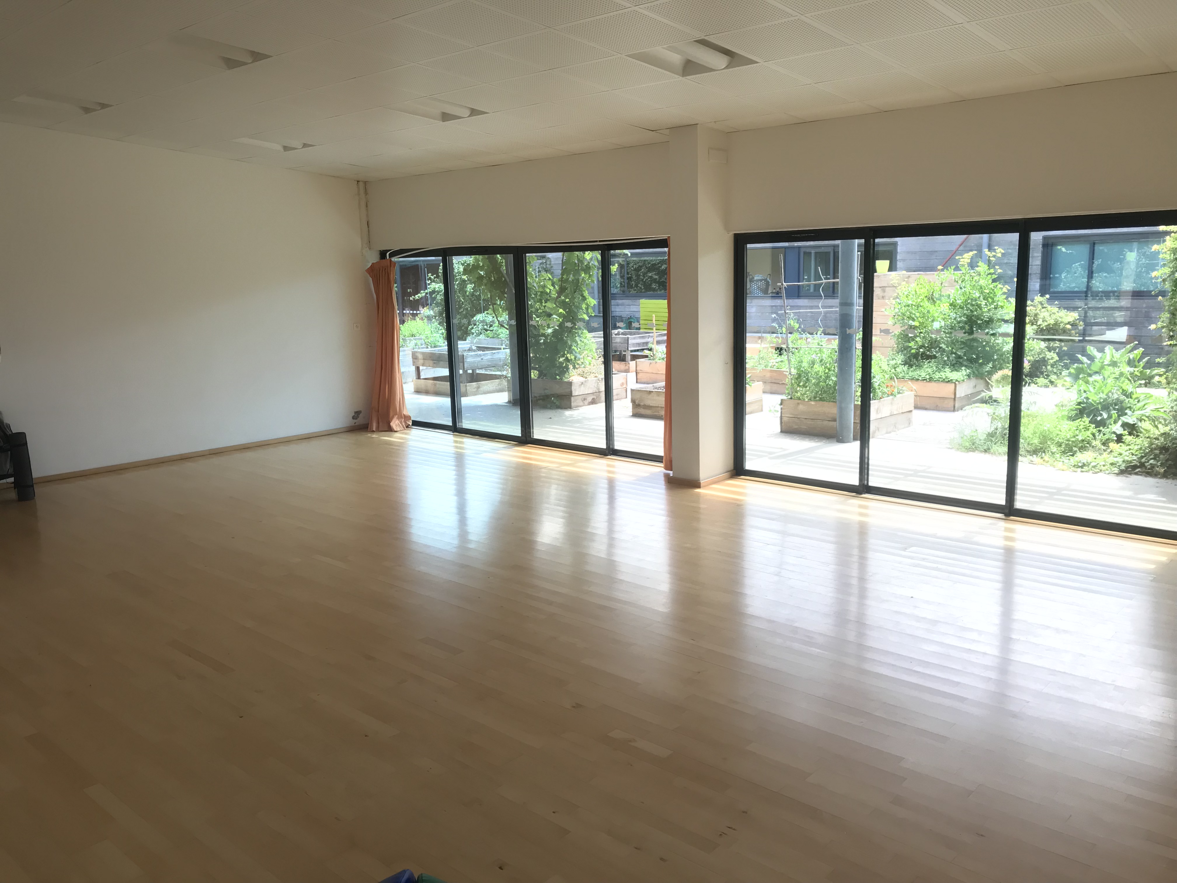 Stretching Postural Attitude La Rochelle cours de yoga par Nadege Kchouk