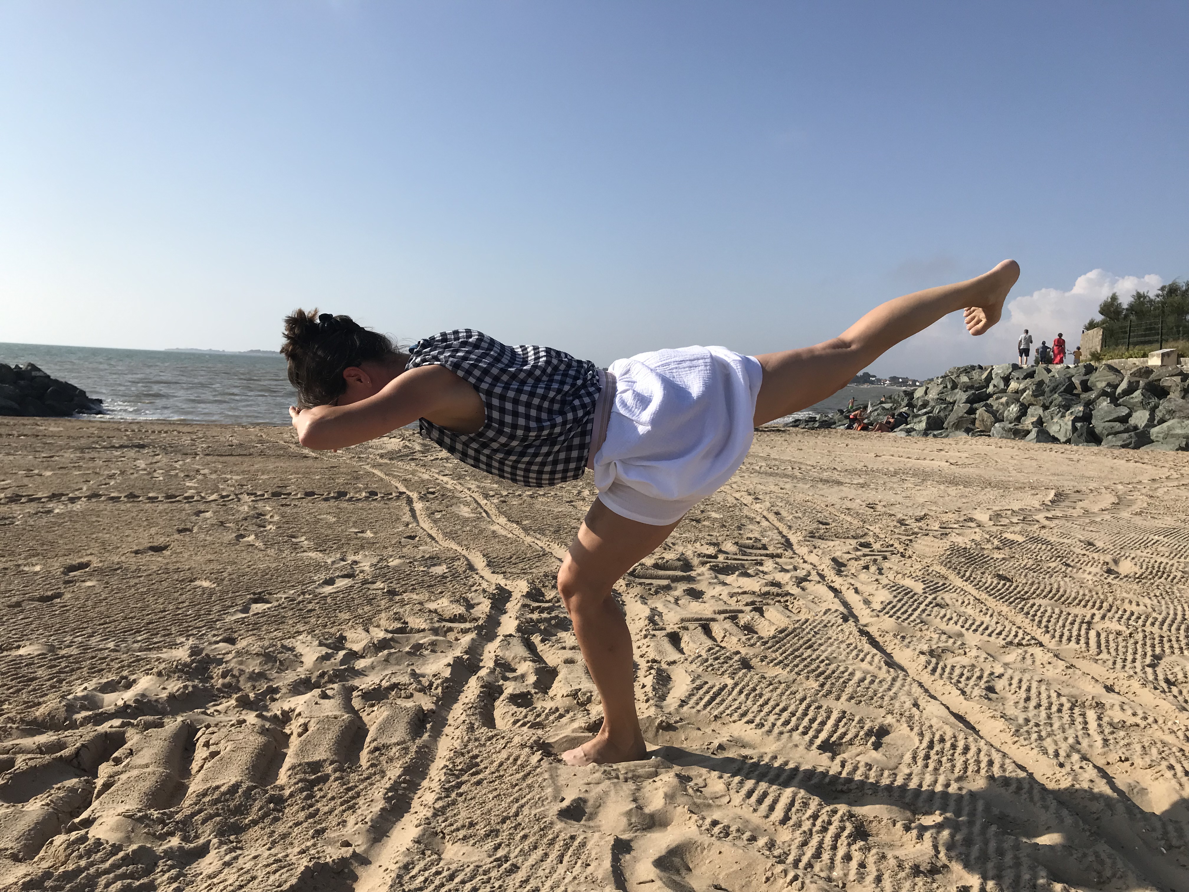 Stretching Postural Attitude La Rochelle cours de yoga par Nadege Kchouk